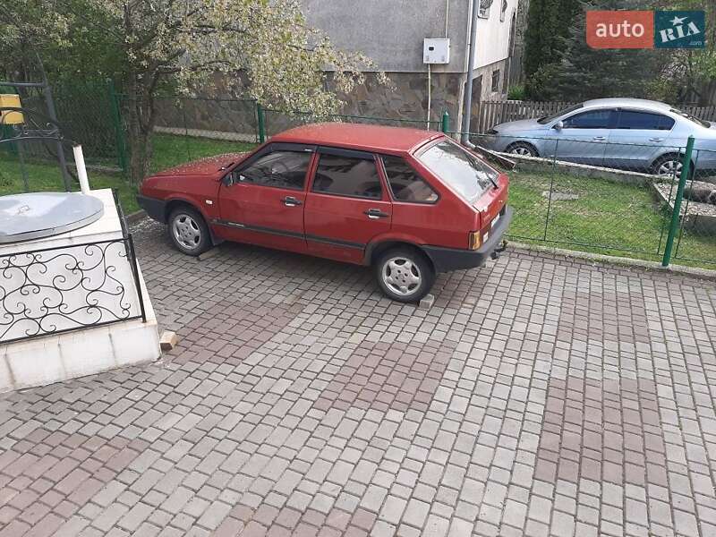 Хэтчбек ВАЗ 2109 1993 в 