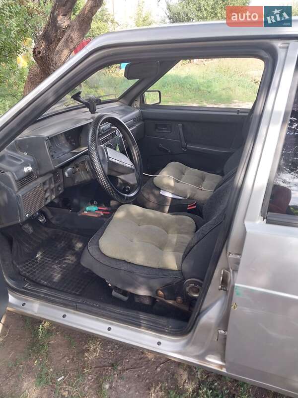 Хэтчбек ВАЗ / Lada 2109 2005 в Харькове