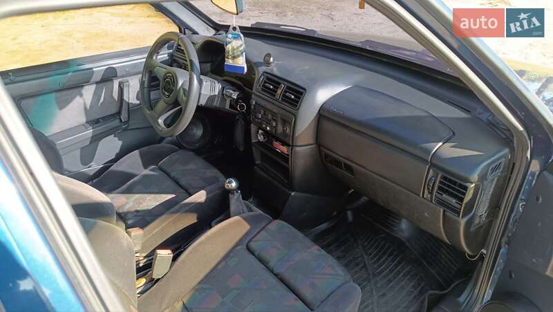 Хэтчбек ВАЗ / Lada 2109 2004 в Кременчуге