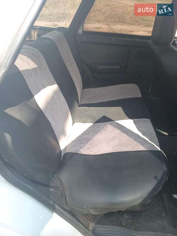 Хэтчбек ВАЗ / Lada 2109 1995 в Харькове фото 5 Хэтчбек ВАЗ / Lada 2109 1995 в Харькове