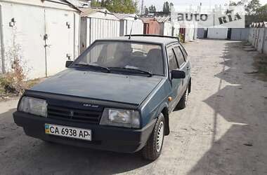 Хэтчбек ВАЗ / Lada 2109 2004 в Каневе