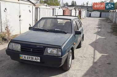 Хэтчбек ВАЗ / Lada 2109 2004 в Каневе