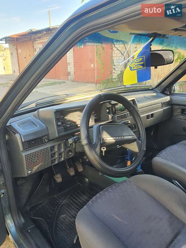 Хэтчбек ВАЗ / Lada 2109 2001 в Николаеве
