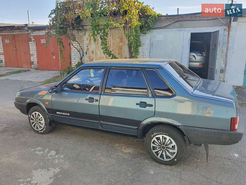 Хэтчбек ВАЗ / Lada 2109 2001 в Николаеве