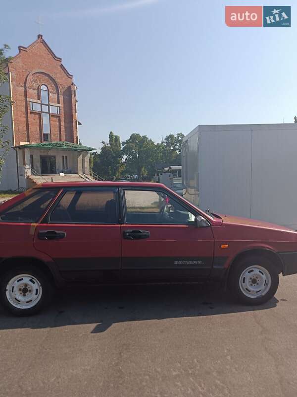 Хэтчбек ВАЗ 2109 1992 в 