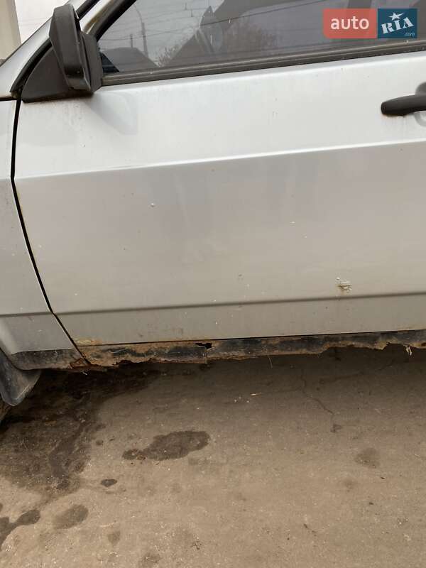 Хэтчбек ВАЗ / Lada 2109 2003 в Харькове