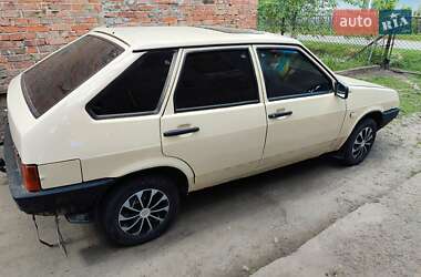 Хетчбек ВАЗ / Lada 2109 1993 в Городку