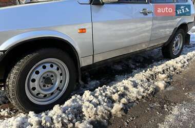 Хетчбек ВАЗ / Lada 2109 2002 в Чернігові