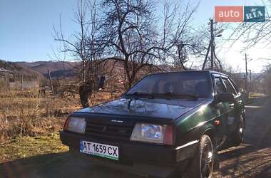 Хэтчбек ВАЗ / Lada 2109 2002 в Делятине