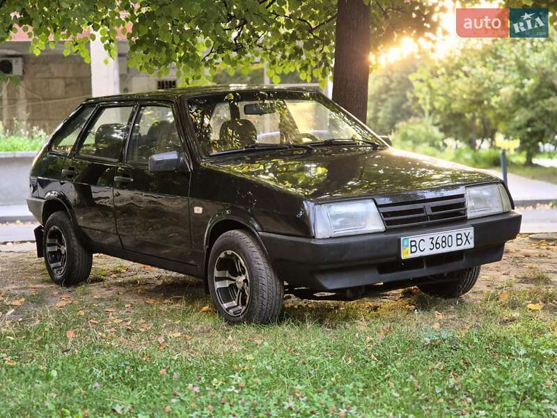 Хэтчбек ВАЗ 2109 1997 в  фото Хэтчбек ВАЗ 2109 1997 в