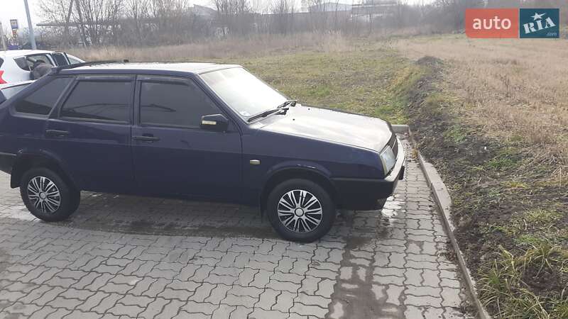 Хэтчбек ВАЗ / Lada 2109 2001 в Радехове