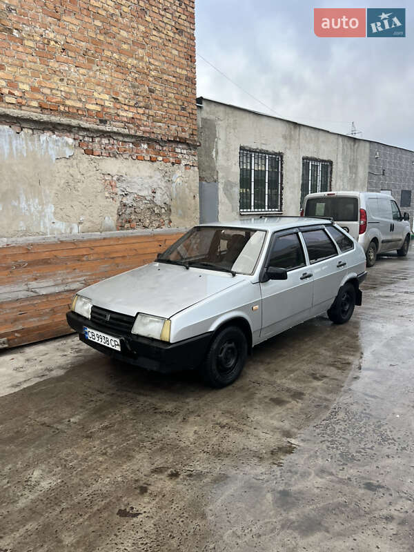 Хэтчбек ВАЗ / Lada 2109 2004 в Чернигове