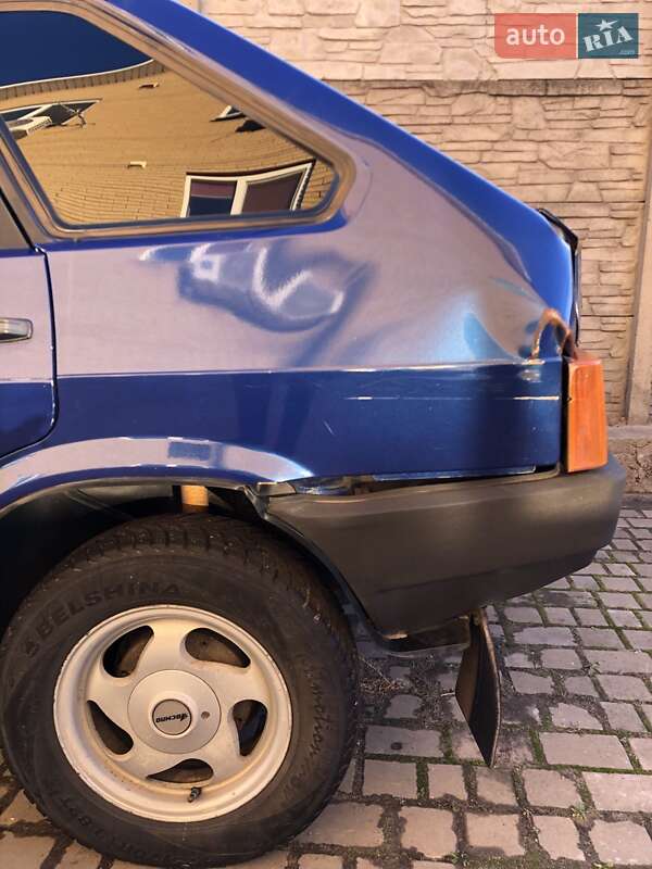 Хэтчбек ВАЗ / Lada 2109 2001 в Днепре