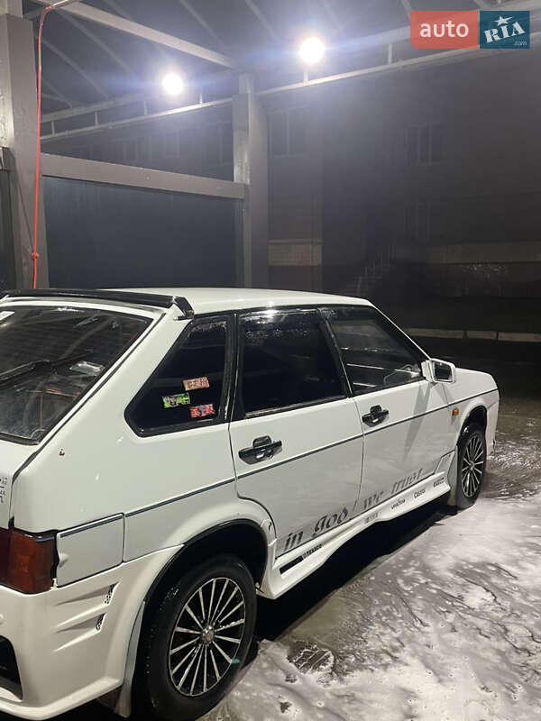 Хэтчбек ВАЗ / Lada 2109 1993 в Кривом Роге