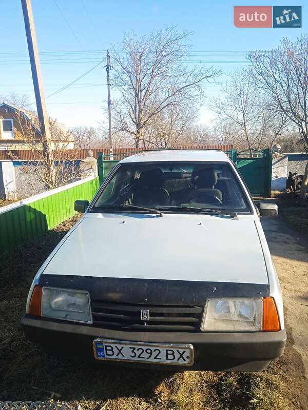 Хэтчбек ВАЗ / Lada 2109 2003 в Каменец-Подольском