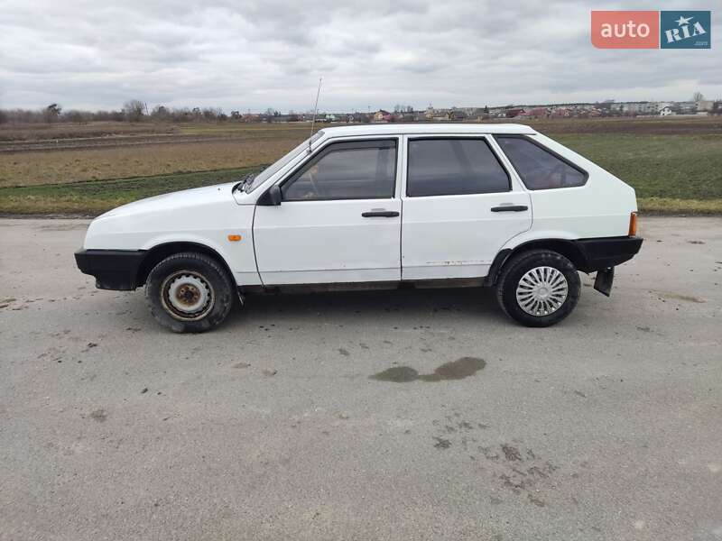 Хэтчбек ВАЗ / Lada 2109 1996 в Радехове