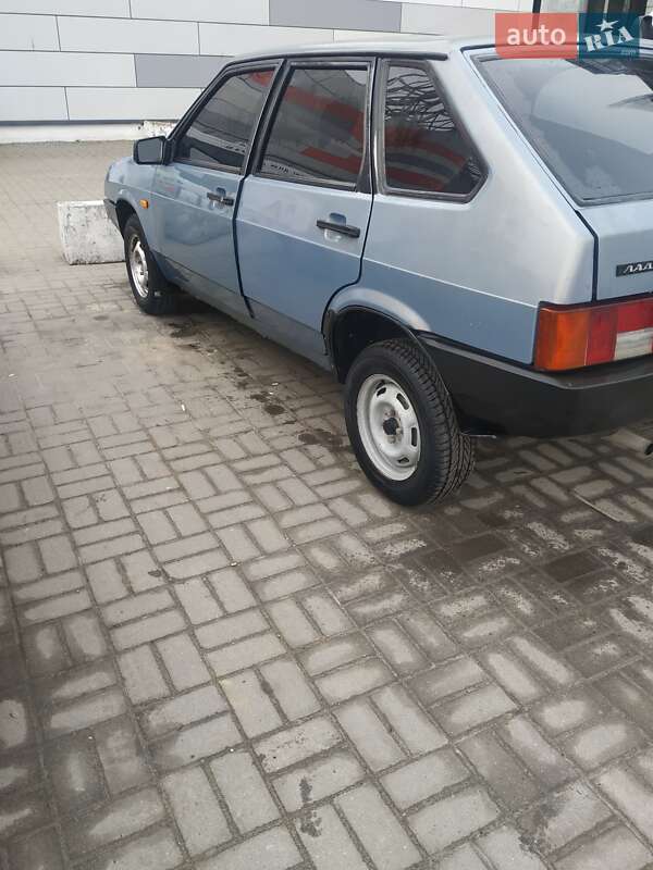 Хэтчбек ВАЗ / Lada 2109 2002 в Львове