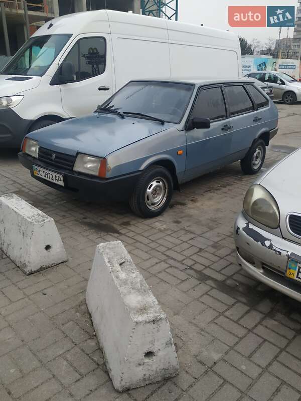 Хэтчбек ВАЗ / Lada 2109 2002 в Львове
