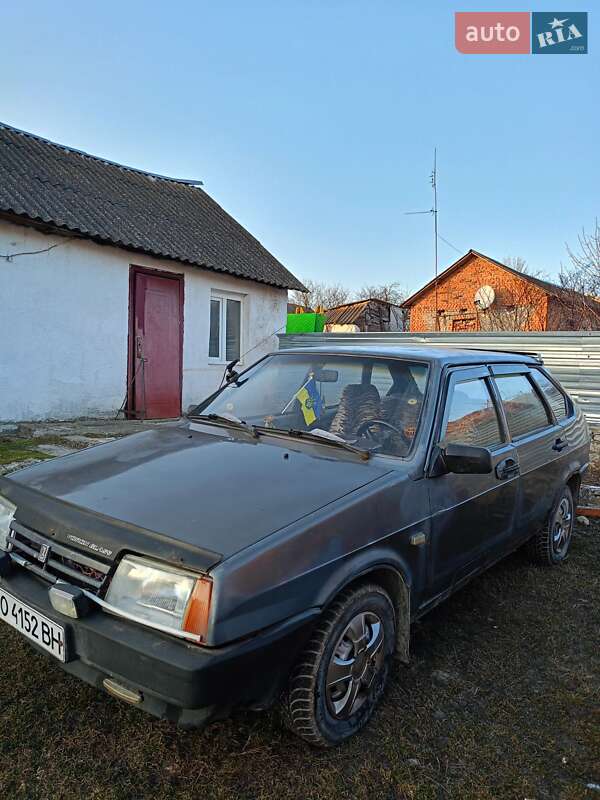 Хэтчбек ВАЗ / Lada 2109 1990 в Подволочиске