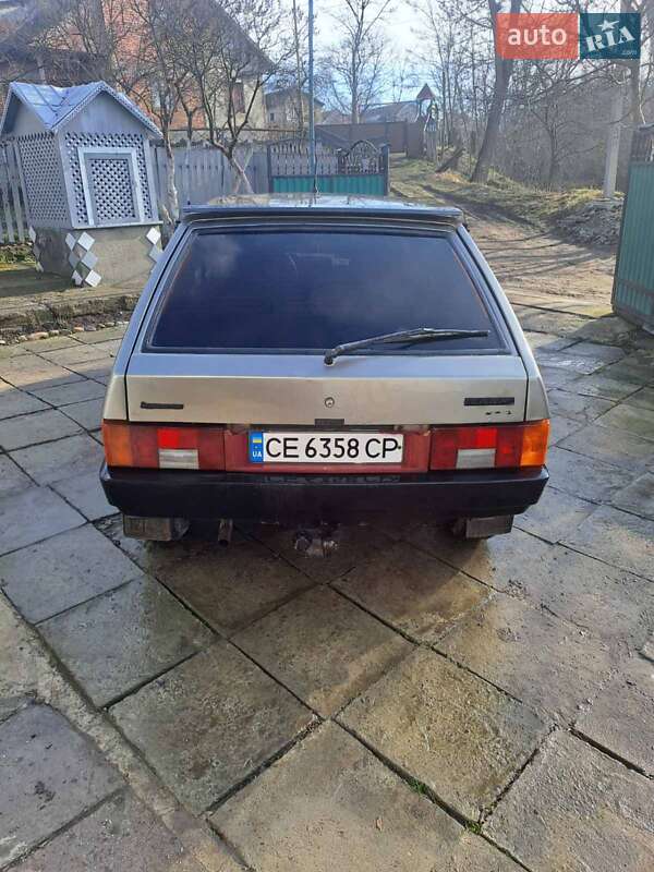 Хэтчбек ВАЗ / Lada 2109 2000 в Черновцах