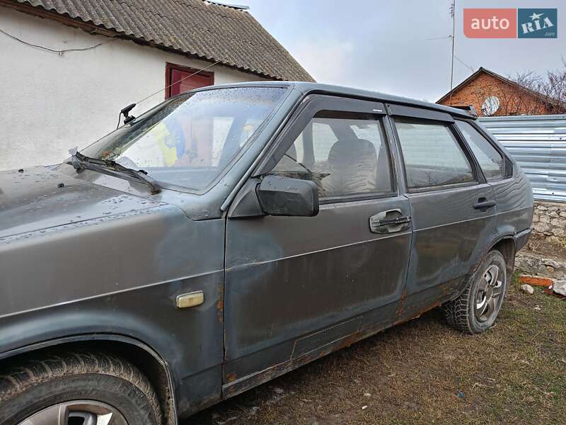 Хэтчбек ВАЗ / Lada 2109 1990 в Подволочиске