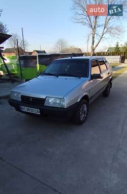 Хэтчбек ВАЗ 2109 2002 в 