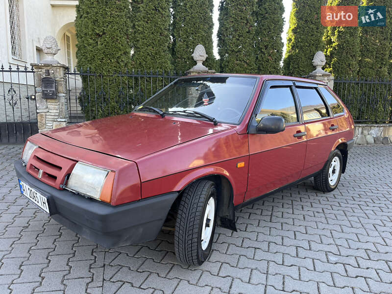 Хетчбек ВАЗ / Lada 2109 1993 в Надвірній