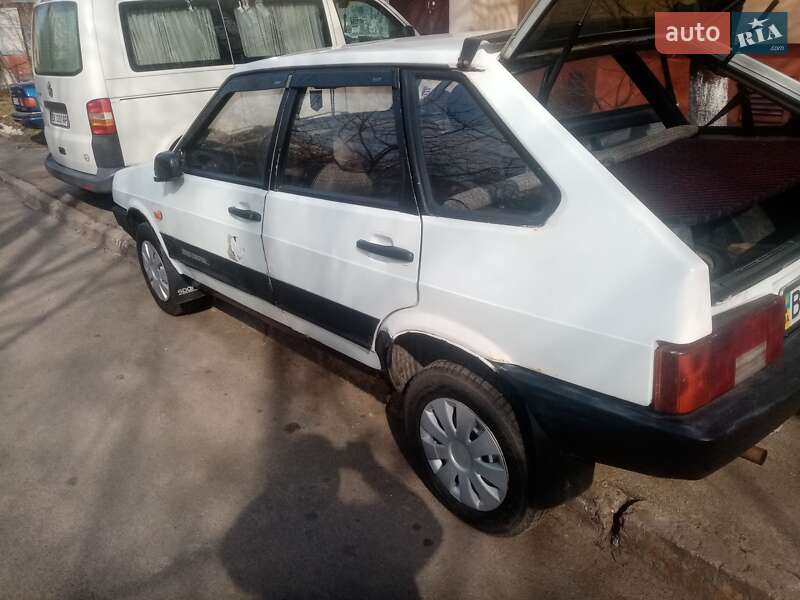 Хэтчбек ВАЗ / Lada 2109 2000 в Ровно