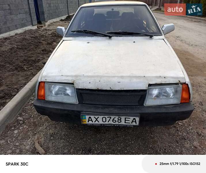 Хэтчбек ВАЗ 2109 1998 в 