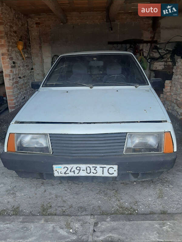 Хэтчбек ВАЗ / Lada 2109 1992 в Шептицькому фото Хэтчбек ВАЗ / Lada 2109 1992 в Шептицькому