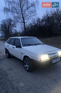 Хетчбек ВАЗ / Lada 2109 1992 в Локачах