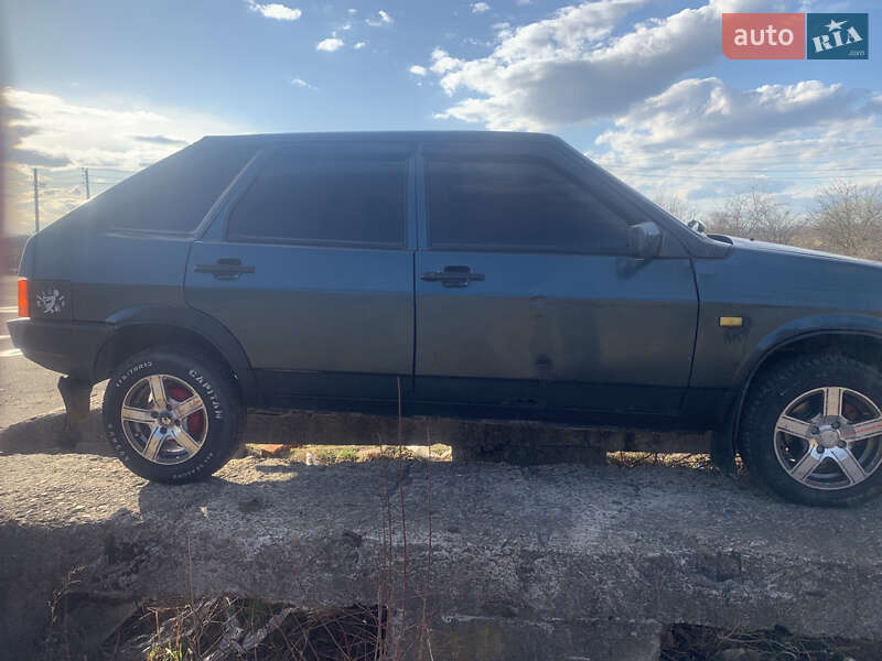 Хэтчбек ВАЗ / Lada 2109 2004 в Ивано-Франковске