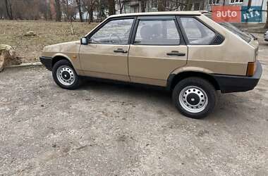 Хэтчбек ВАЗ 2109 1988 в 