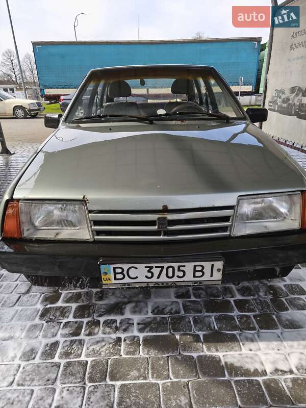 Хэтчбек ВАЗ 2109 1996 в 