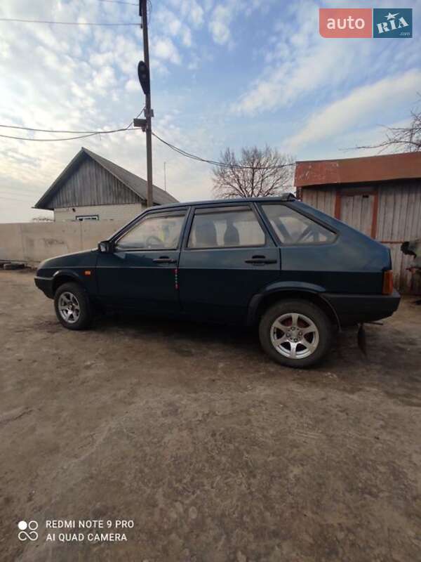 Хэтчбек ВАЗ / Lada 2109 2004 в Нежине
