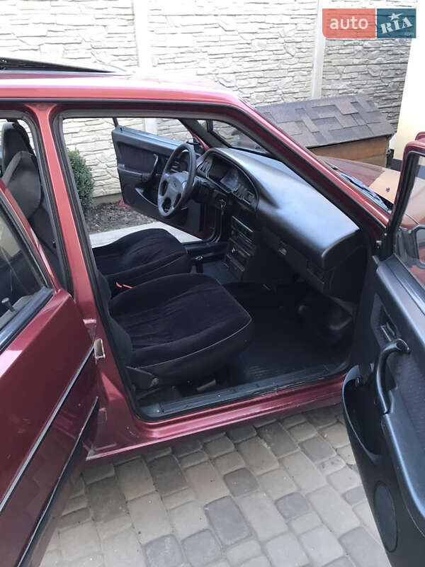 Хэтчбек ВАЗ / Lada 2109 1998 в Харькове