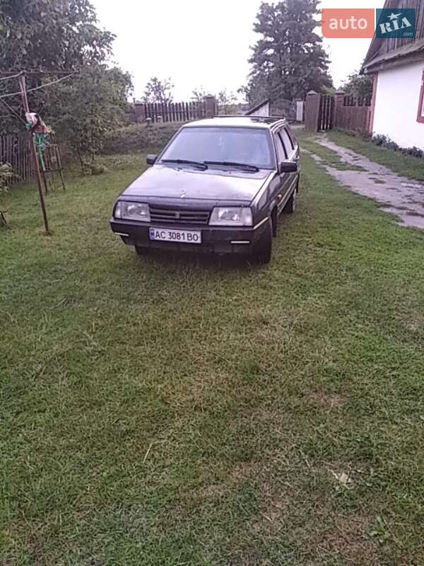 Хэтчбек ВАЗ 2109 2003 в 