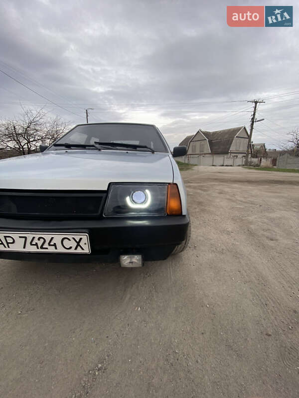 Хэтчбек ВАЗ / Lada 2109 2004 в Запорожье
