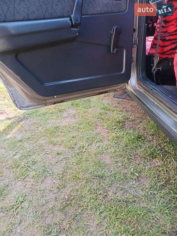 Хэтчбек ВАЗ / Lada 2109 2002 в Старом Самборе фото 12 Хэтчбек ВАЗ / Lada 2109 2002 в Старом Самборе