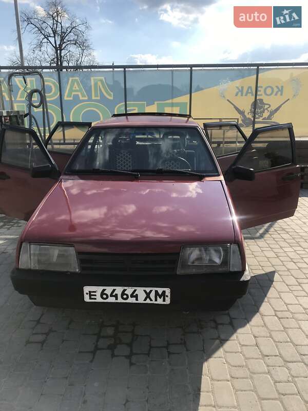 Хэтчбек ВАЗ 2109 1992 в 