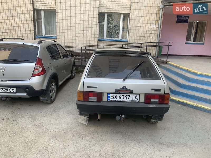 Хэтчбек ВАЗ / Lada 2109 2001 в Каменец-Подольском