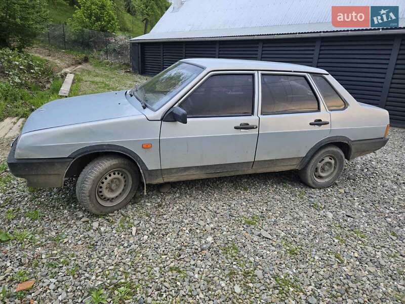 Хэтчбек ВАЗ / Lada 2109 2004 в Тячеве
