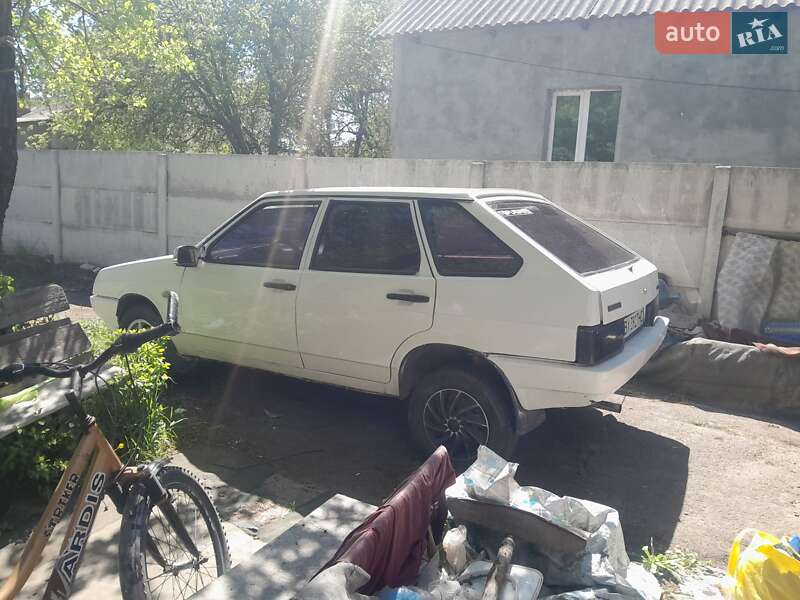 Хэтчбек ВАЗ / Lada 2109 1998 в Макарове