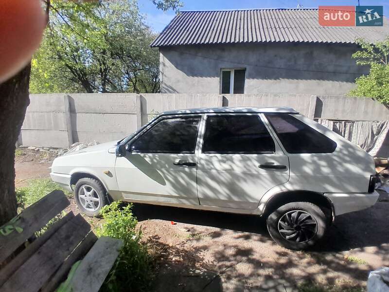 Хэтчбек ВАЗ / Lada 2109 1998 в Макарове
