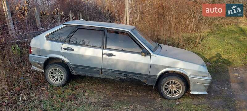 Хетчбек ВАЗ / Lada 2109 2002 в Чернівцях