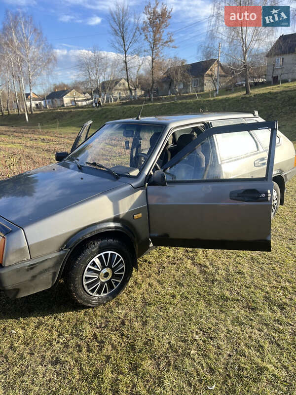 Хэтчбек ВАЗ / Lada 2109 1993 в Дубно