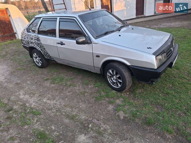 Хэтчбек ВАЗ 2109 1988 в 