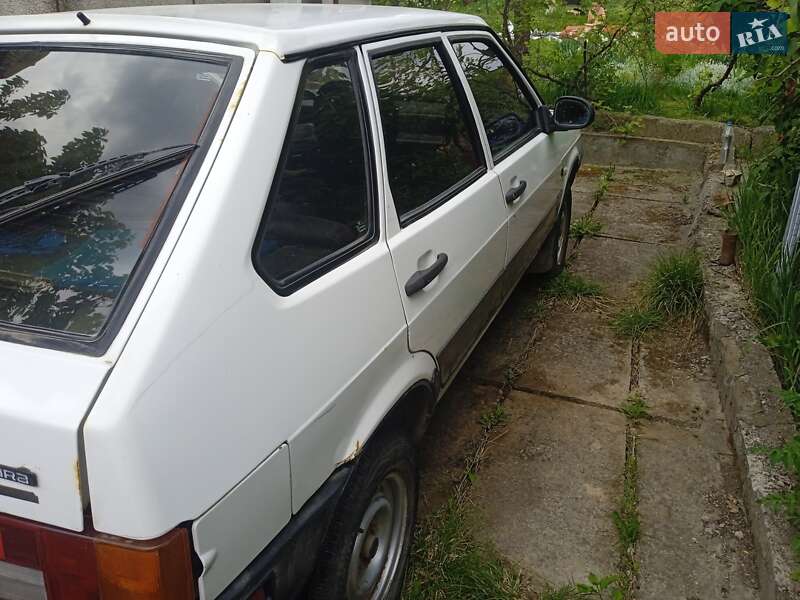 Хэтчбек ВАЗ / Lada 2109 1991 в Черновцах