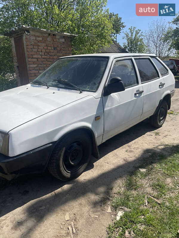 Хэтчбек ВАЗ / Lada 2109 1993 в Звенигородке