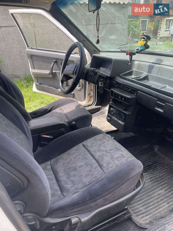 Хэтчбек ВАЗ / Lada 2109 1993 в Звенигородке